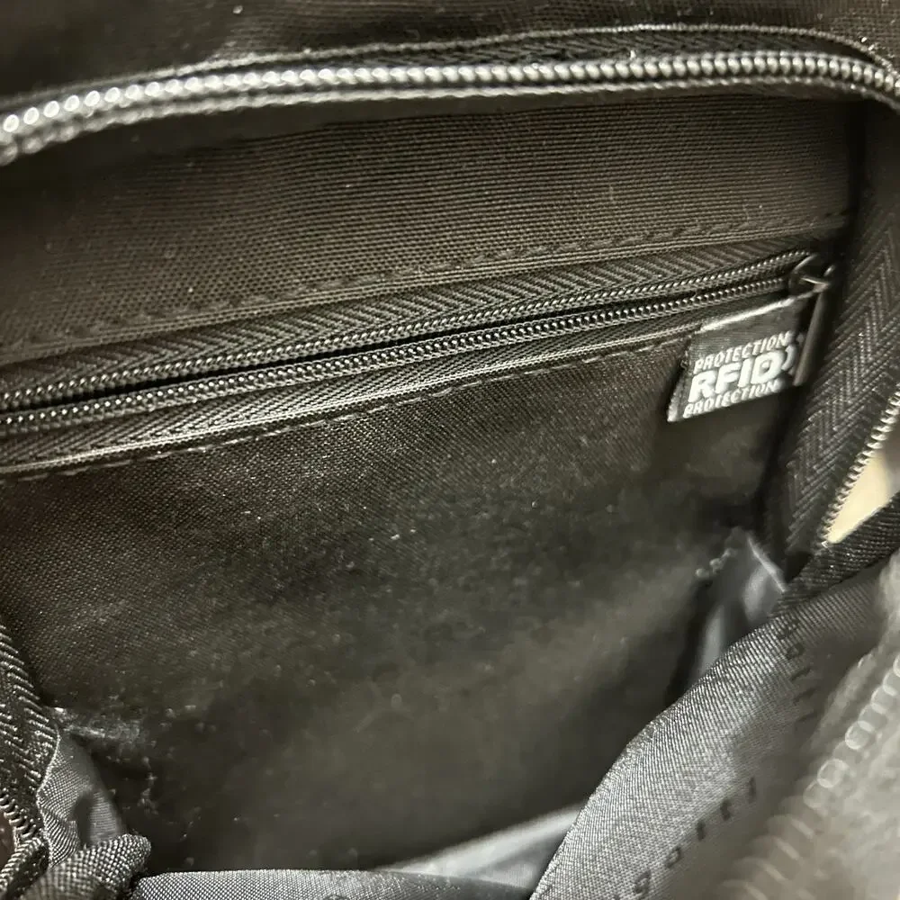 Bugatti sling bag